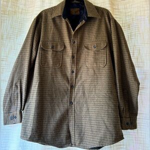 St John’s Bay men’s long sleeve button down shirt